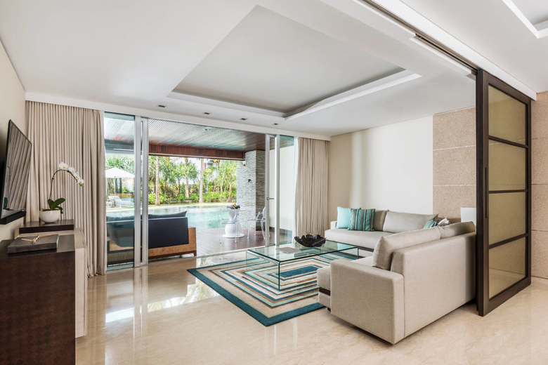 COMO Uma Canggu lagoon pool