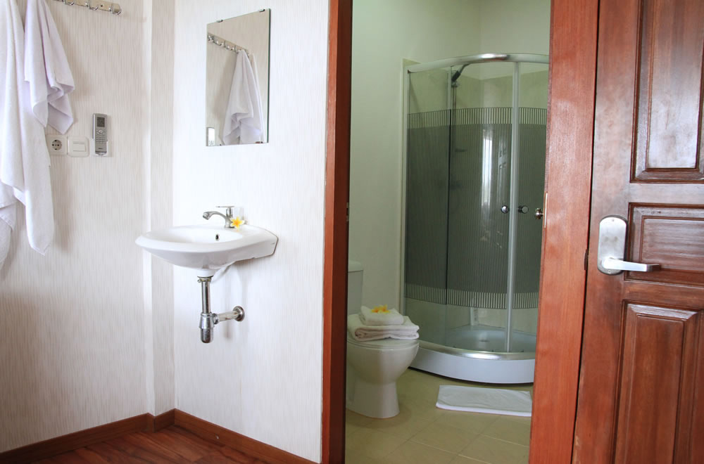 Twin Share Deluxe Suites Macaronis Resort Mentawai