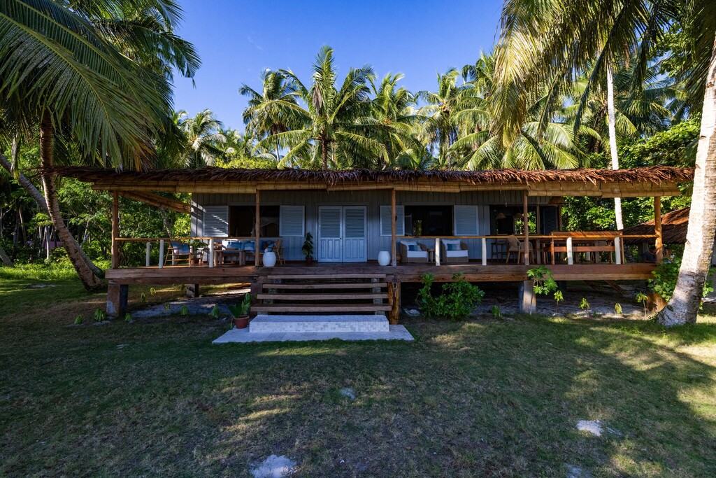 Aloita surf resort Mentawai private villa