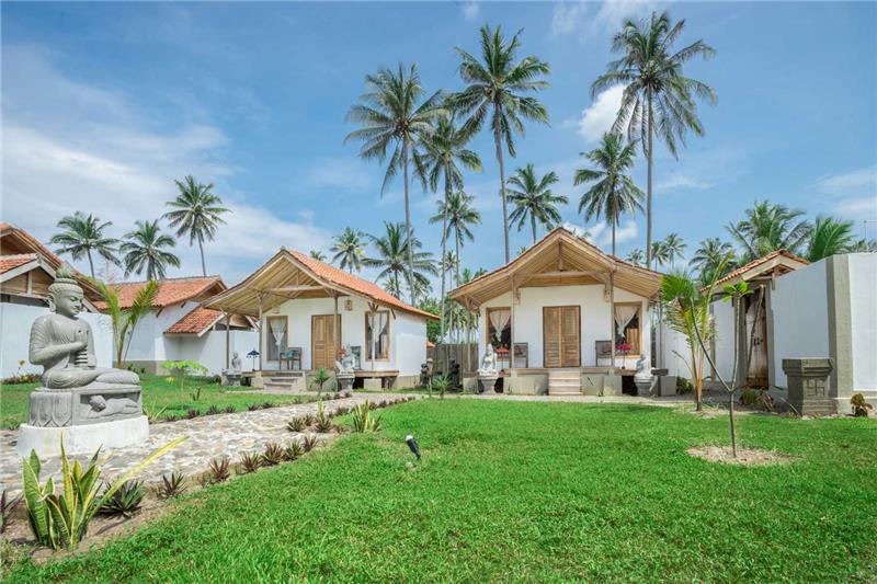 Mandiri Beach Surf Club Krui Sumatra