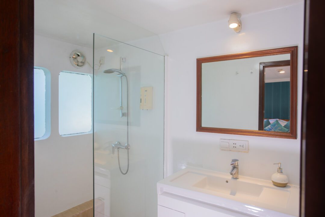 Carpe Vita Maldives surf charter