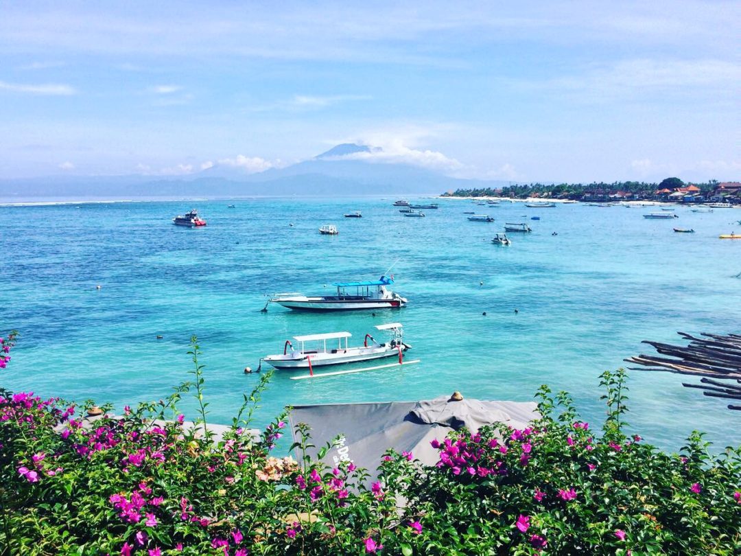 Batu Karang Lembongan Surf Resort Bali