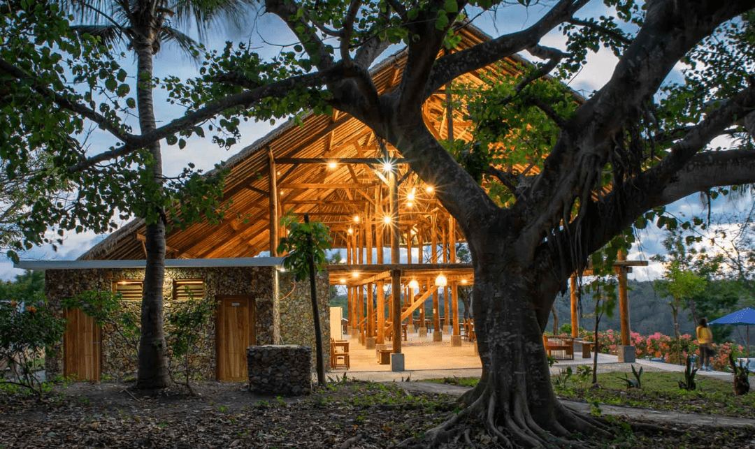 Heaven on the Planet Lombok surf resort Ekas Bay