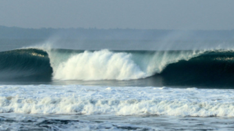 mandiri beach surf break