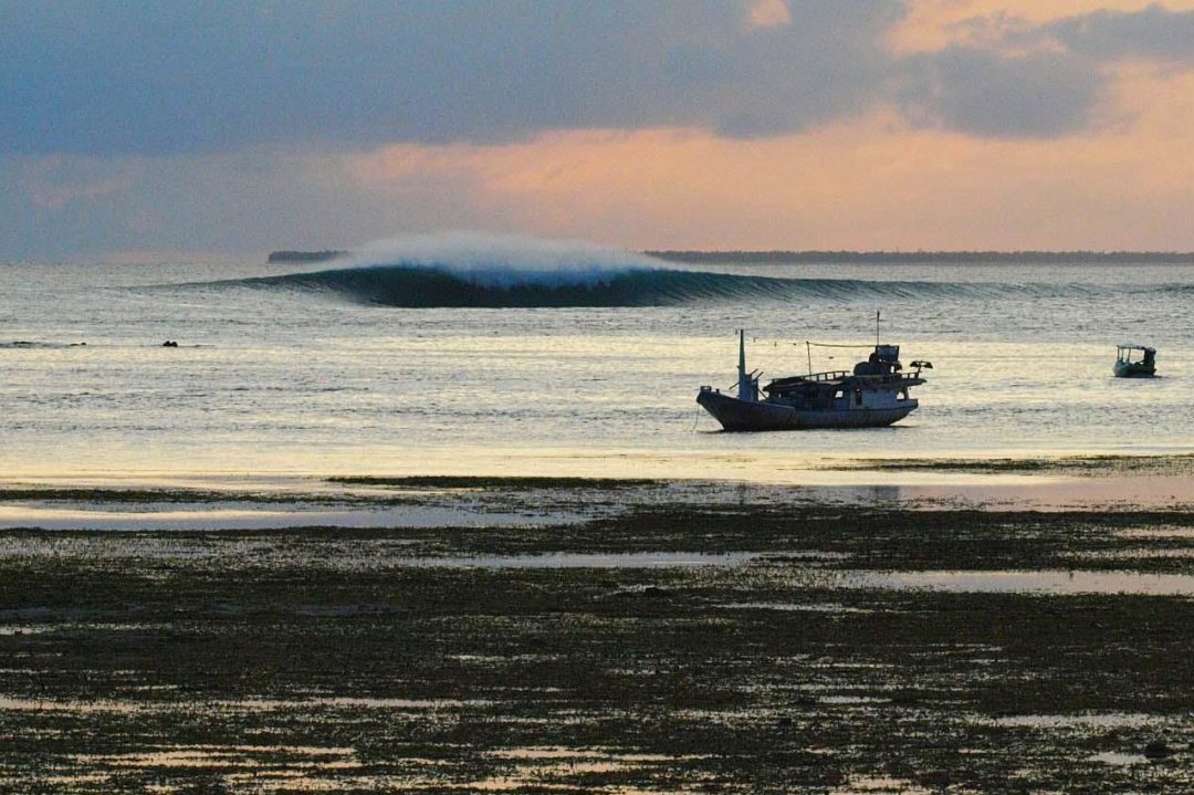 the bommie surf break rote
