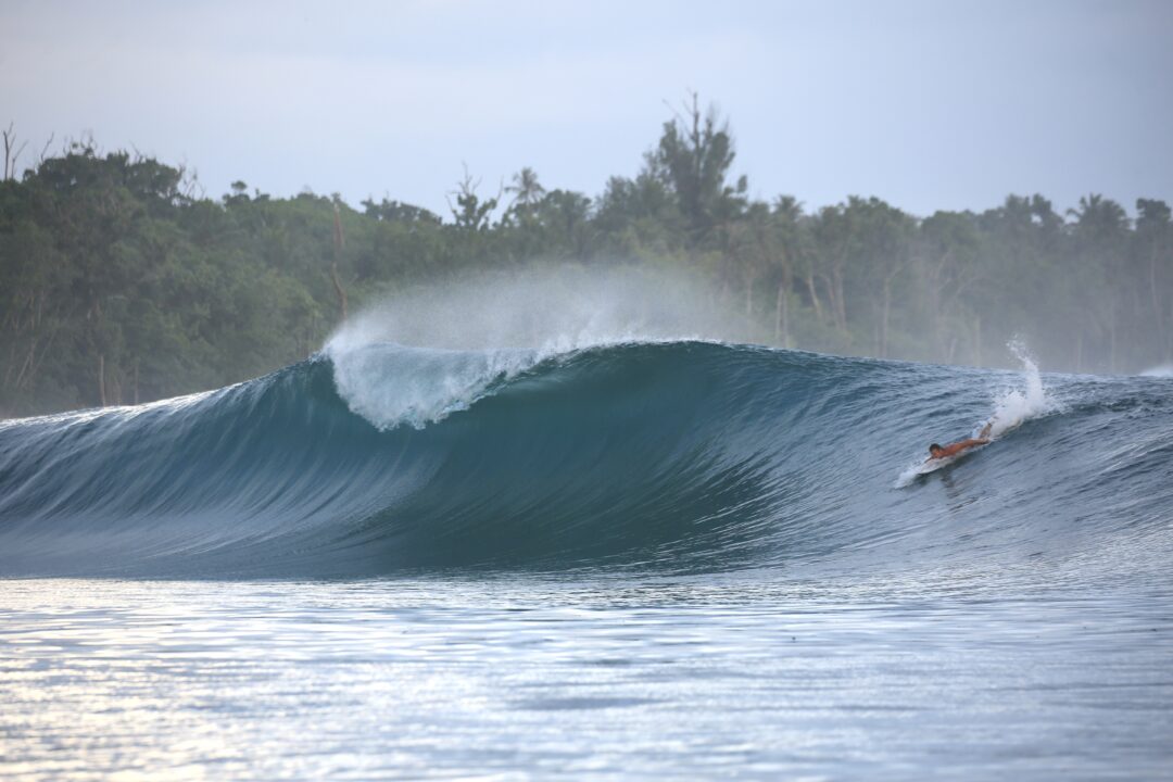 Addiction Mentawai surf charter