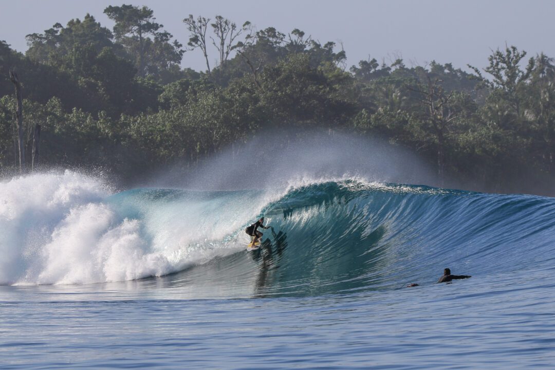 Oasis Mentawai surf charter