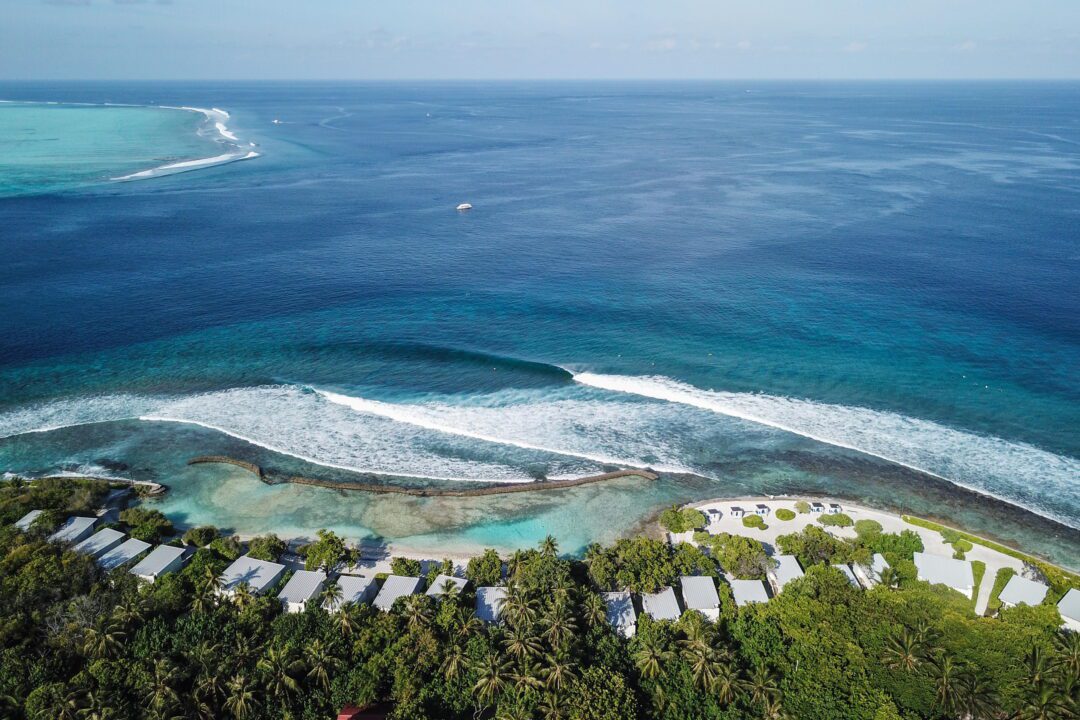 Kandooma Right Maldives surf break