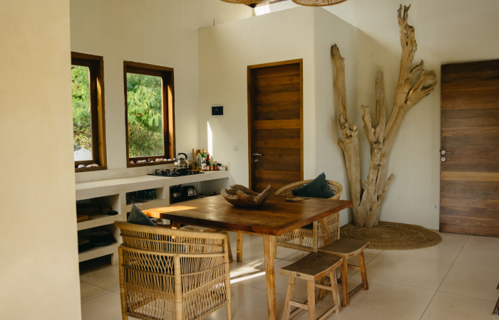 Welcome to the luxurious, all-inclusive Kini Villa, where awe-inspiring beauty and opulence converge to create the ultimate sanctuary for your family vacation. Awaken each morning to breathtaking 180-degree views, as the vibrant landscape unfolds at the foot of your bed, beckoning you to embrace the day. As the sun journeys across the sky, immerse yourself in the mesmerizing panorama from the edge of your private infinity pool…