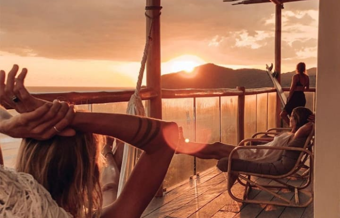 Welcome to the luxurious, all-inclusive Kini Villa, where awe-inspiring beauty and opulence converge to create the ultimate sanctuary for your family vacation. Awaken each morning to breathtaking 180-degree views, as the vibrant landscape unfolds at the foot of your bed, beckoning you to embrace the day. As the sun journeys across the sky, immerse yourself in the mesmerizing panorama from the edge of your private infinity pool…