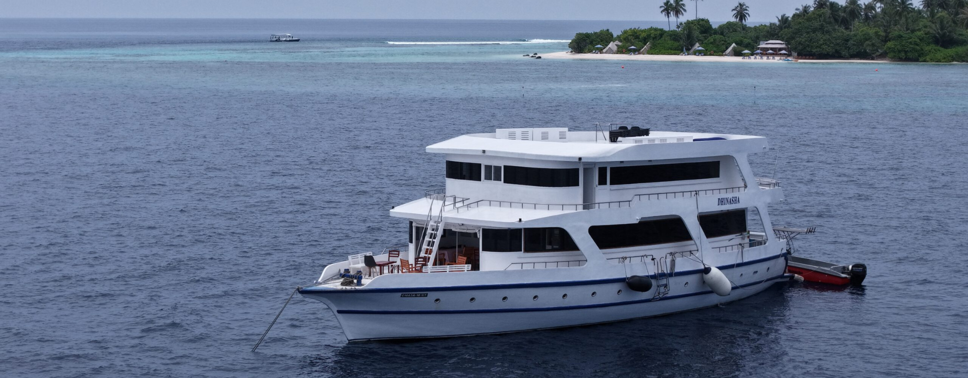 Dhinasha Maldives Surf Charter Laamu Atoll